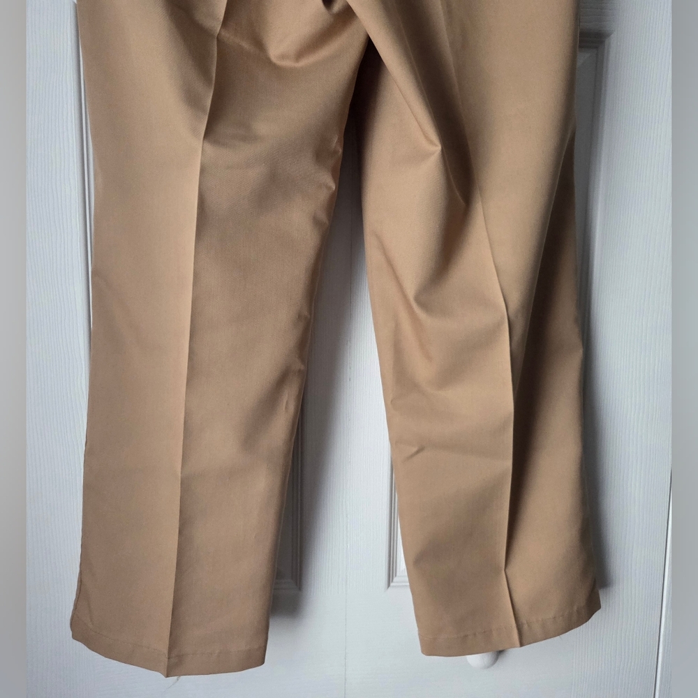 NWT Dockers 36x29 Men's Pleated Relax Fit Khaki Pants - Picture 7 of 10